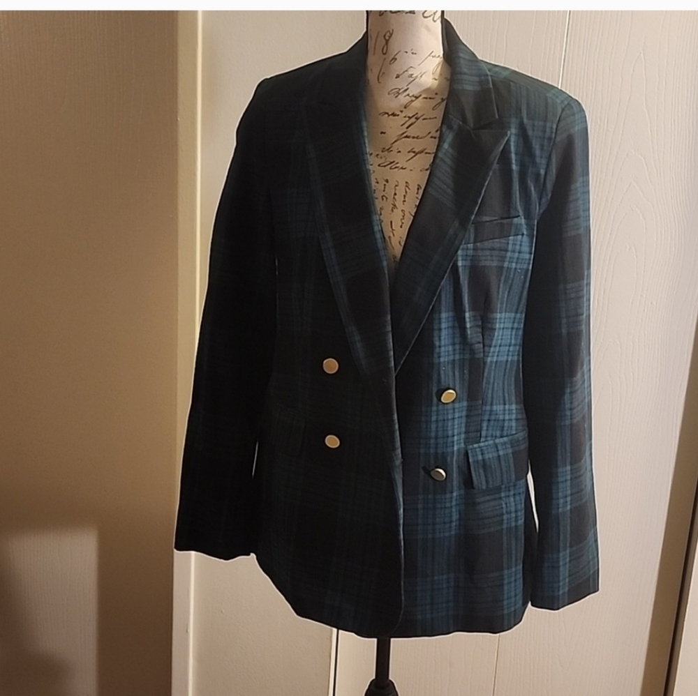 Women's clothing